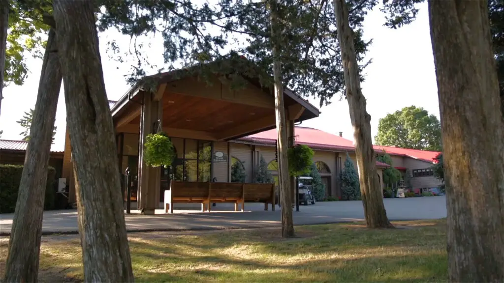 ACCOMMODATIONS_MainEntrance