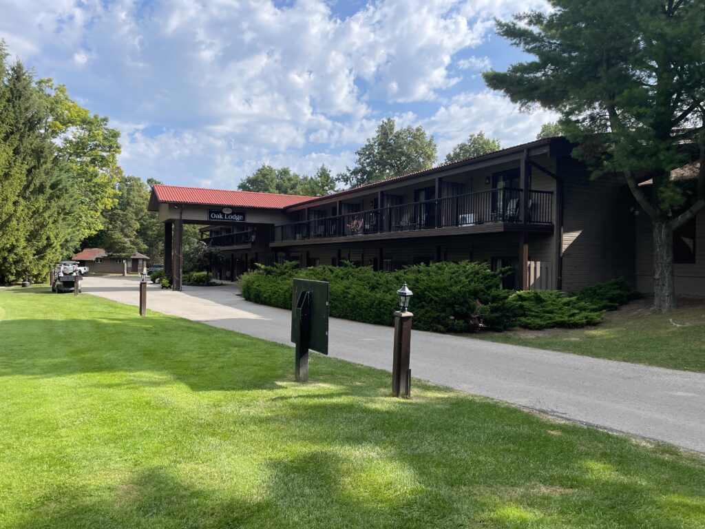 Oak Lodge