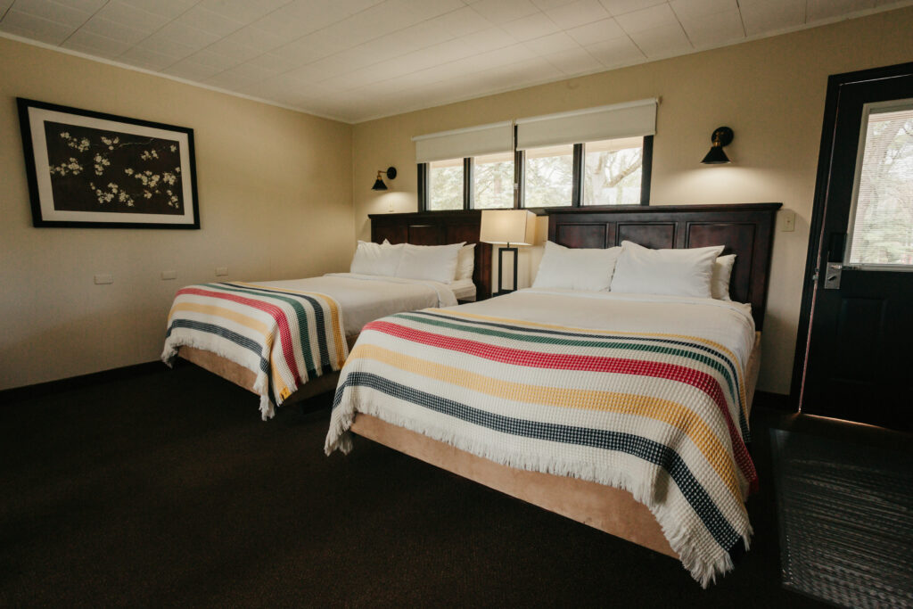 0224-Longhouse_2_Queen