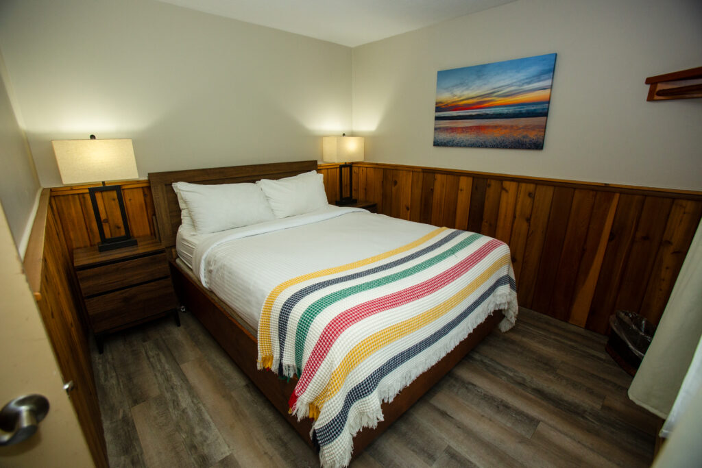 0236-Blue_Water_Cottage