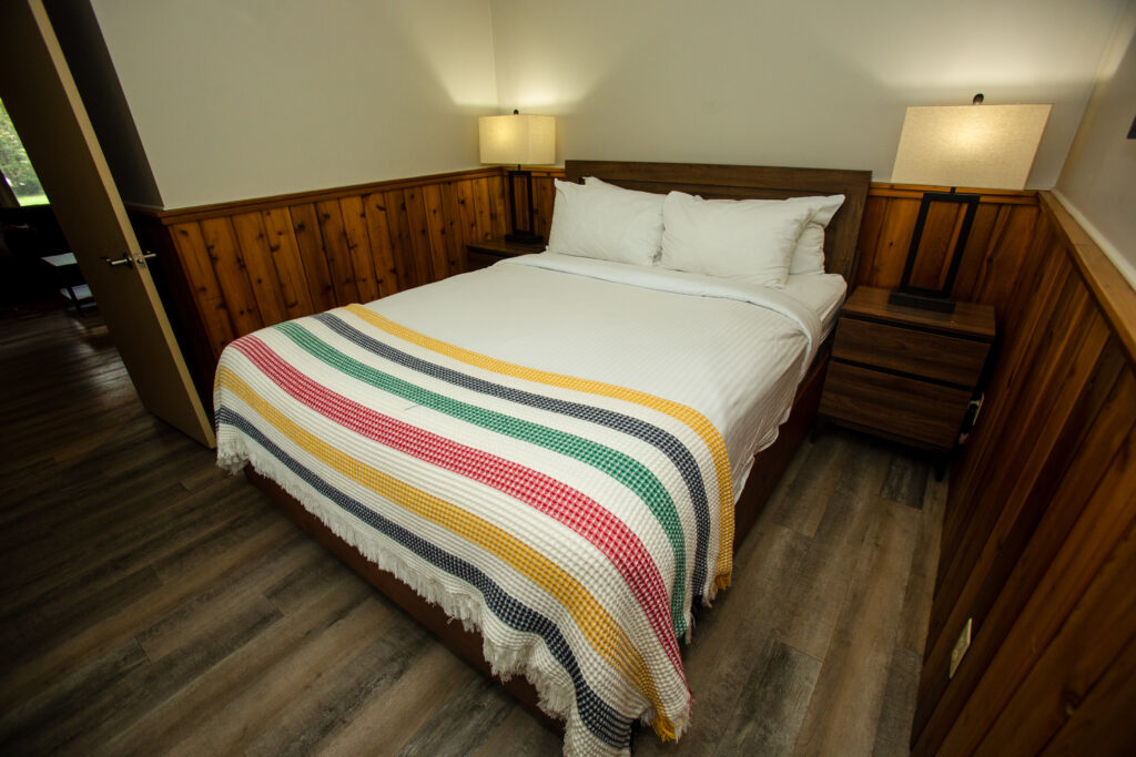 0238-Blue_Water_Cottage