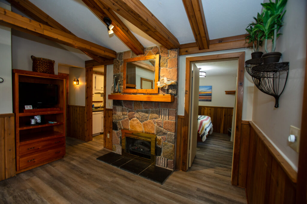 0240-Blue_Water_Cottage