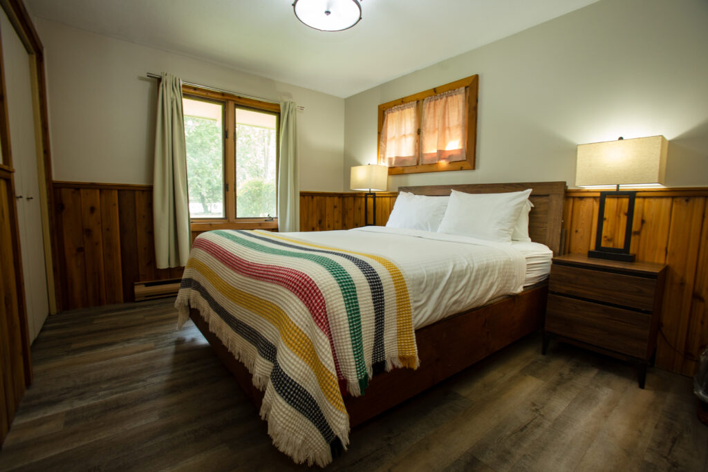 0247-Blue_Water_Cottage
