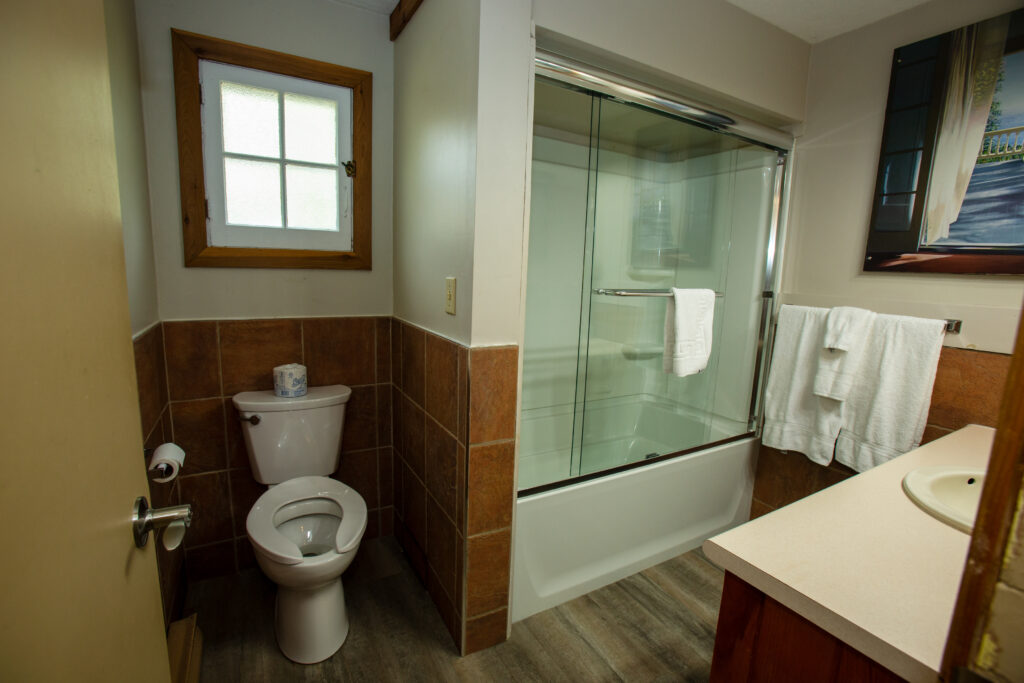 0250-Blue_Water_Cottage