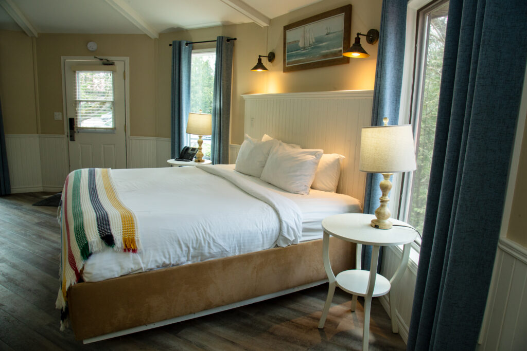 0252-Honeymoon_Cottage