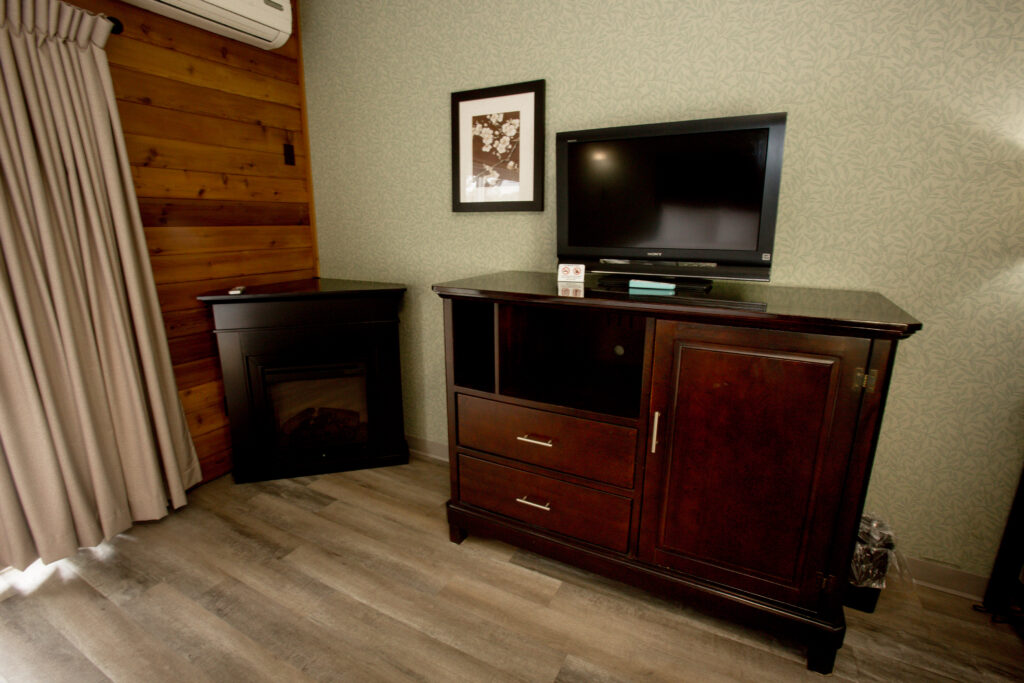 Main Deluxe Lower Floor